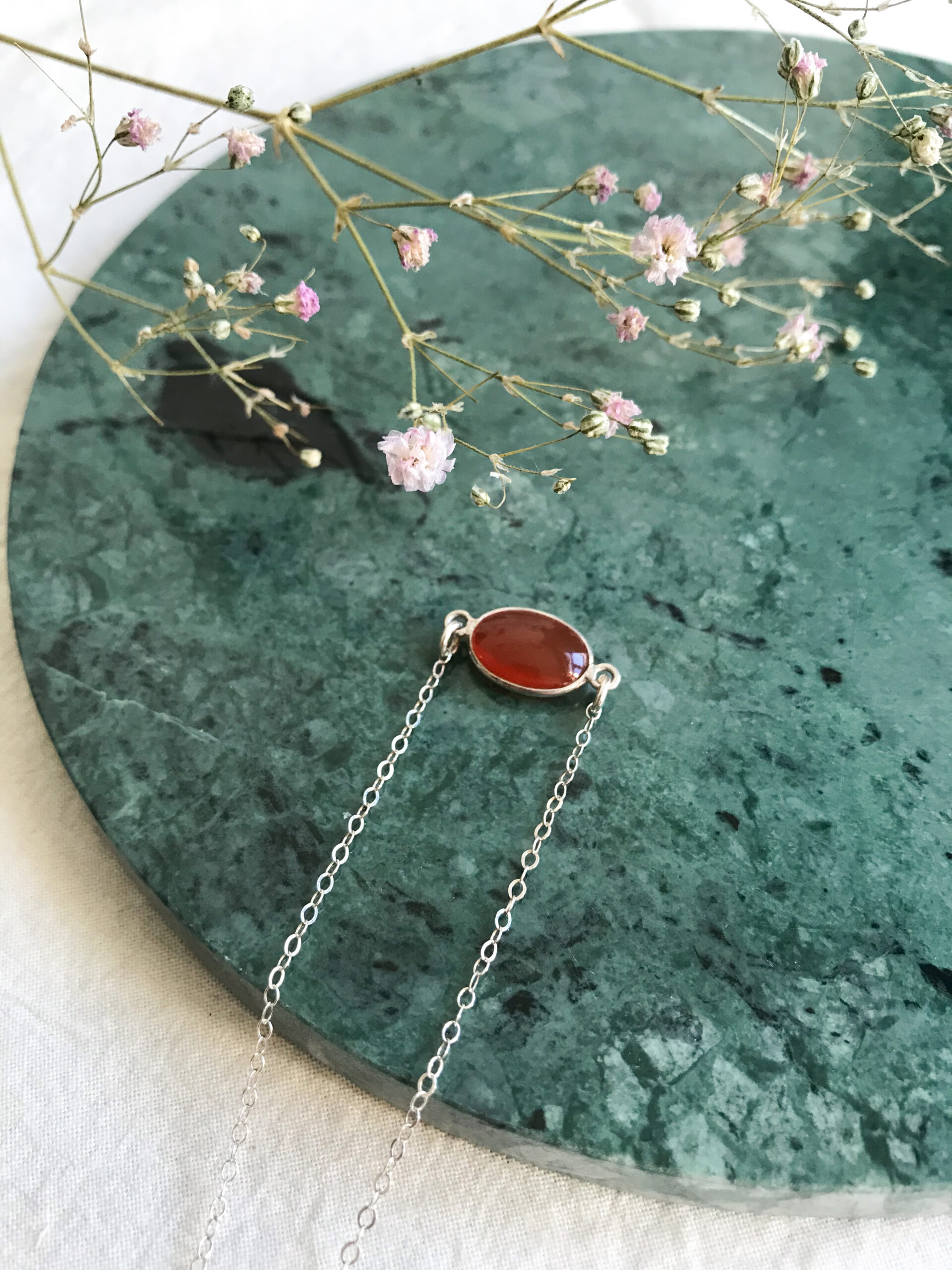 Alma-ketting-carneool-zilver Alma zilveren ketting met creool