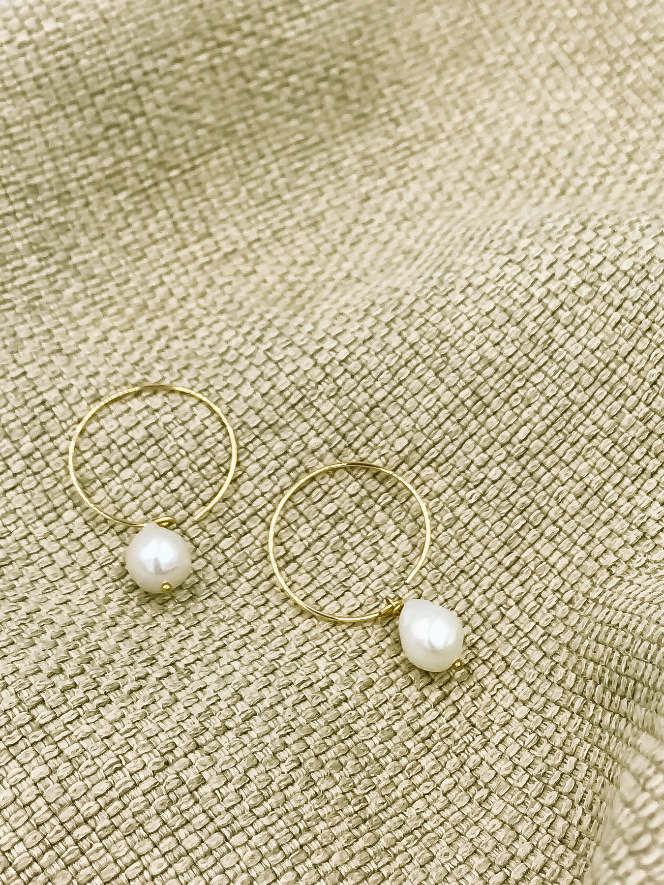 goldfilled hoop midi parel goldfilled hoop midi parel